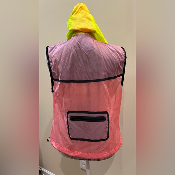 NIKE multi-colored tech running vest - Picture 2 of 2